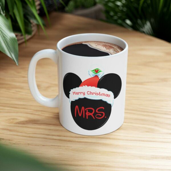 Merry Mrs. - Image 3